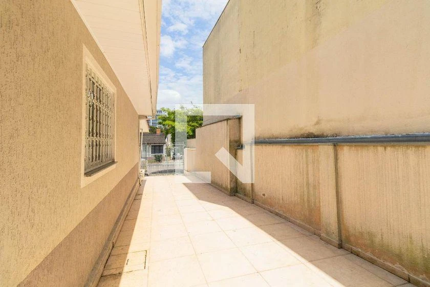 3-bedroom house with a grill on the balcony in Curitiba — photo 17
