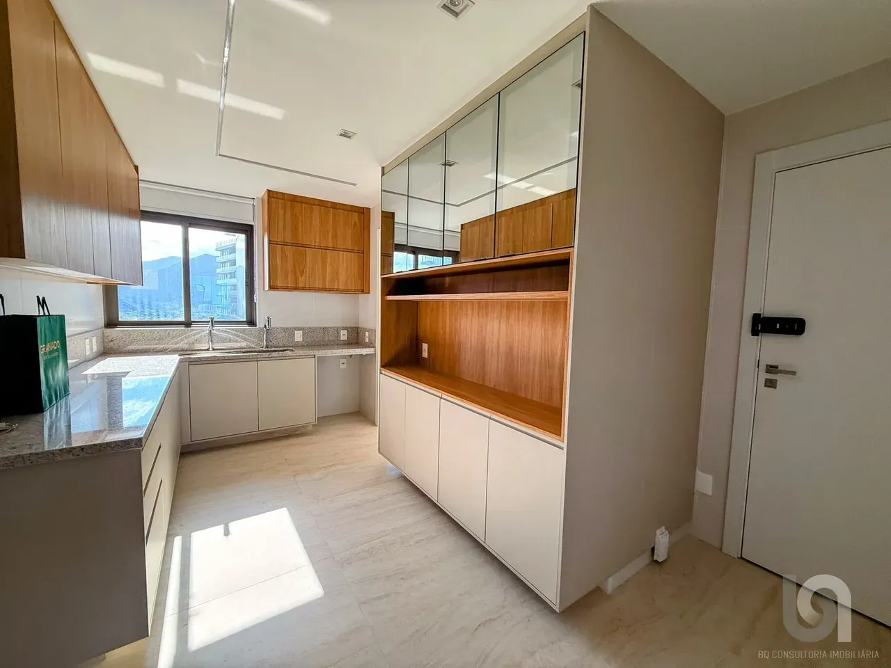 Квартира з 4 спальнями, 5 ванними і кухнею відкритого планування — photo 39