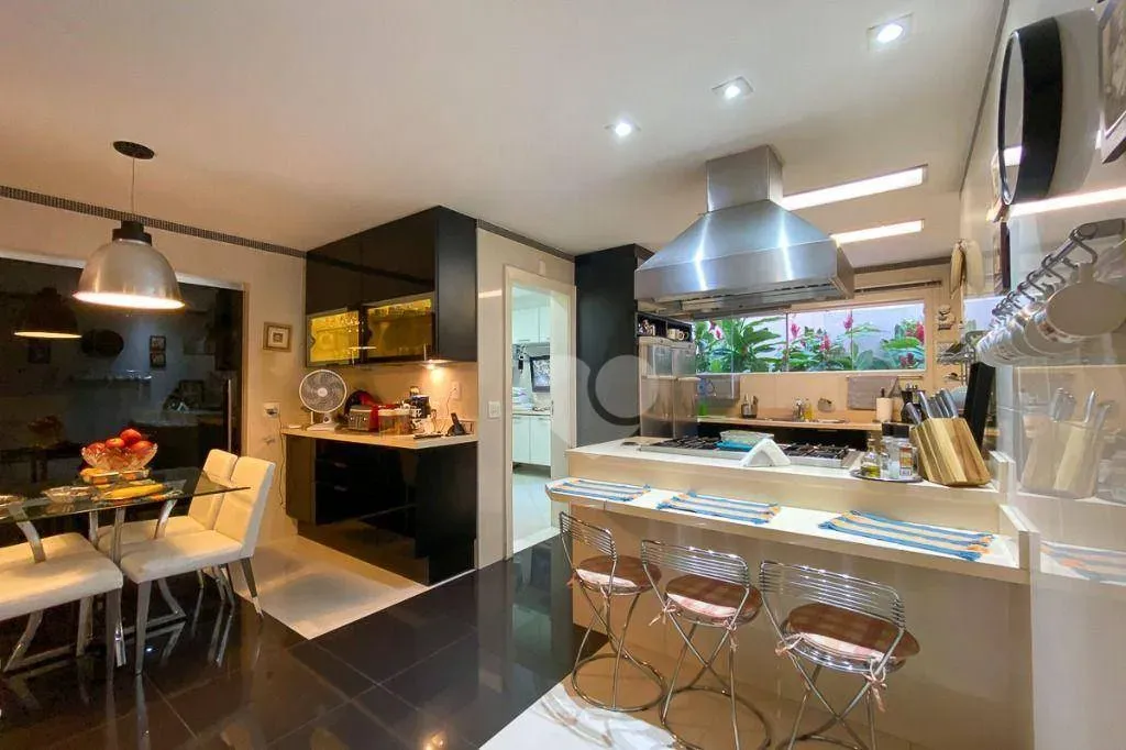 Furnished house with 7 en-suite bedrooms and 10 baths — photo 37