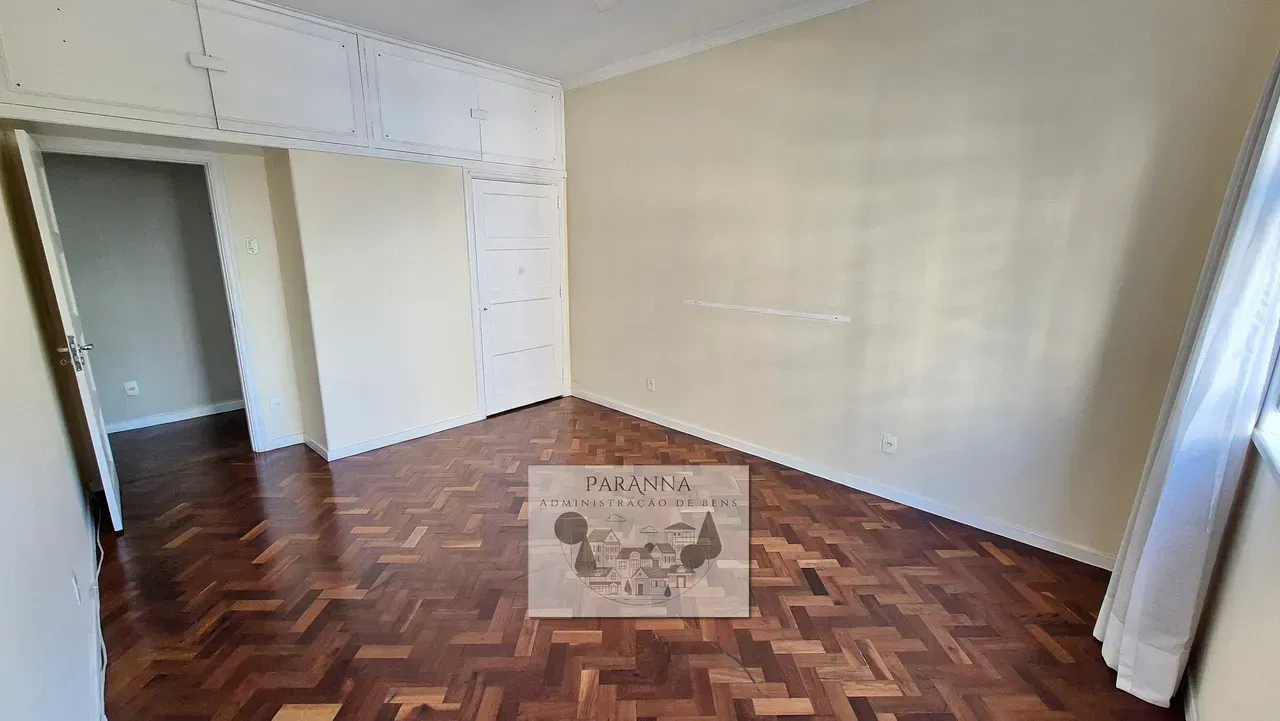 4-bedroom, 4-bath apartment with balcony and laundry area — photo 6
