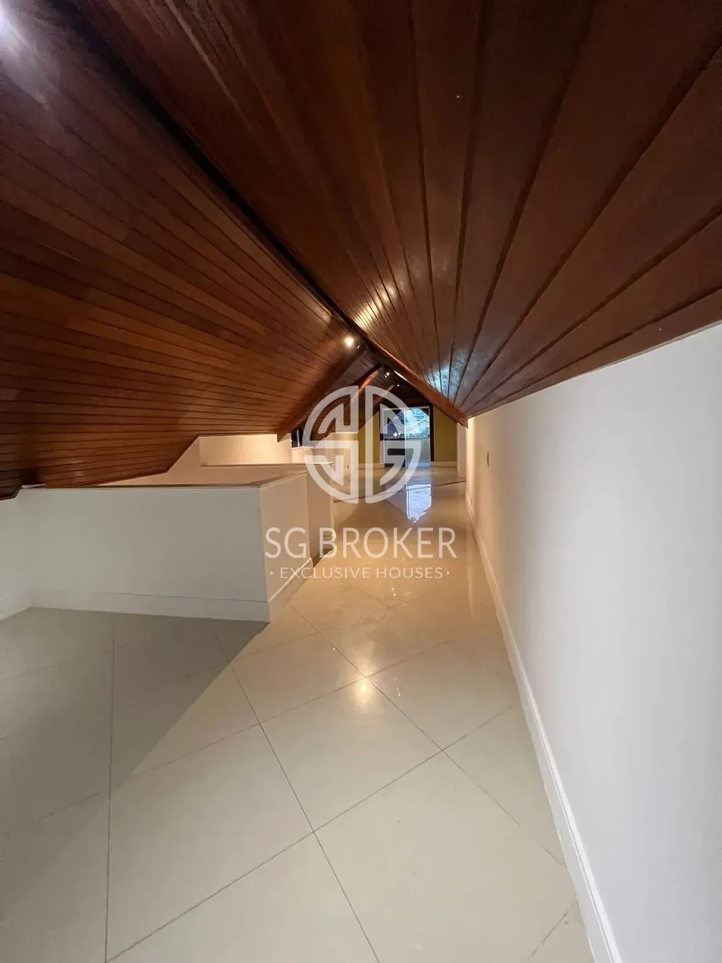 Casa com 5 suítes, cozinha fechada a gás e 500 m² — photo 21