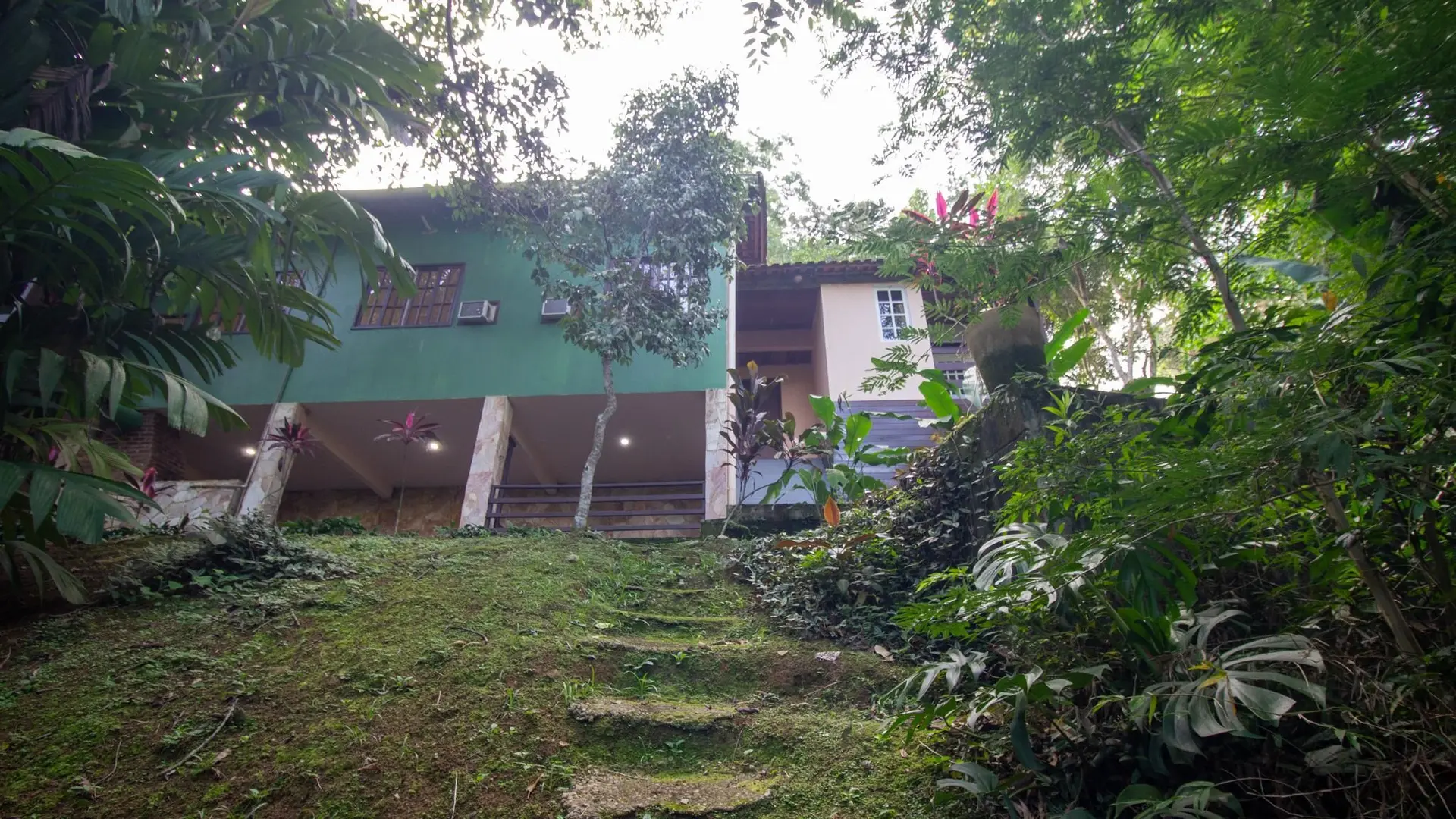 Casa com 4 quartos e 4 banheiros, com 3 vagas — photo 54