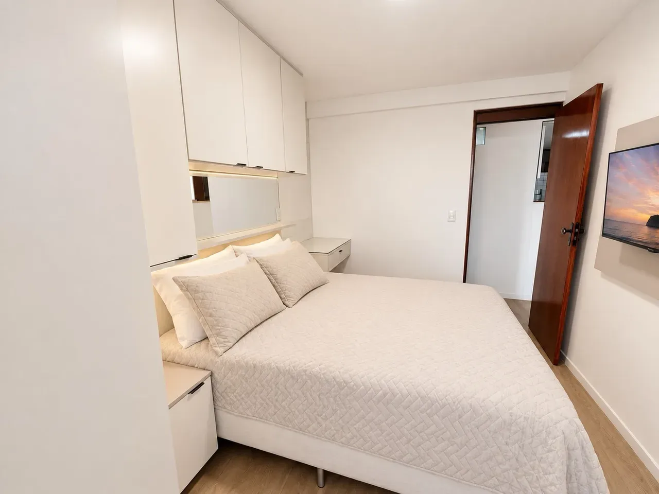 3-bedroom apartment with a washing machine — photo 8