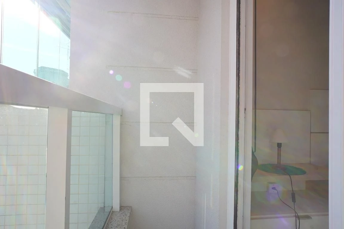 Glass-enclosed balcony in a 2-bedroom apartment, 78 m² — photo 16