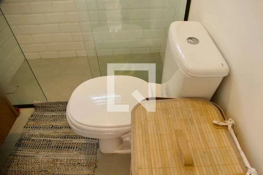 Furnished 1-bedroom apartment with an open-plan kitchen — photo 28