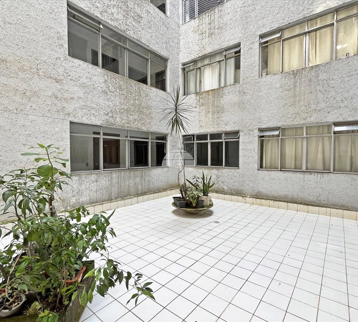 Departamento con piso de madera o laminado en Curitiba — photo 10