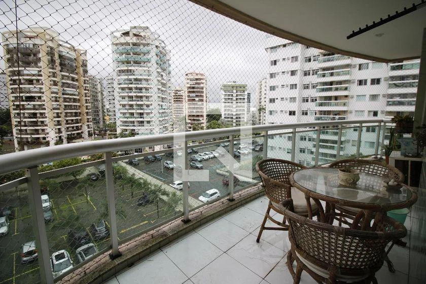 3-bedroom rental apartment with an enclosed balcony