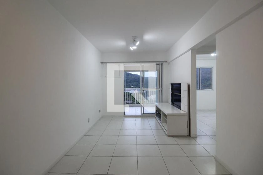 Glass-enclosed balcony in a 2-bedroom apartment, 62 m² — photo 7