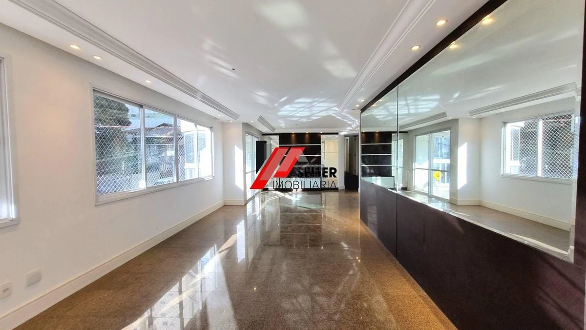 255 m² apartment with a private pool and a bathtub — photo 12