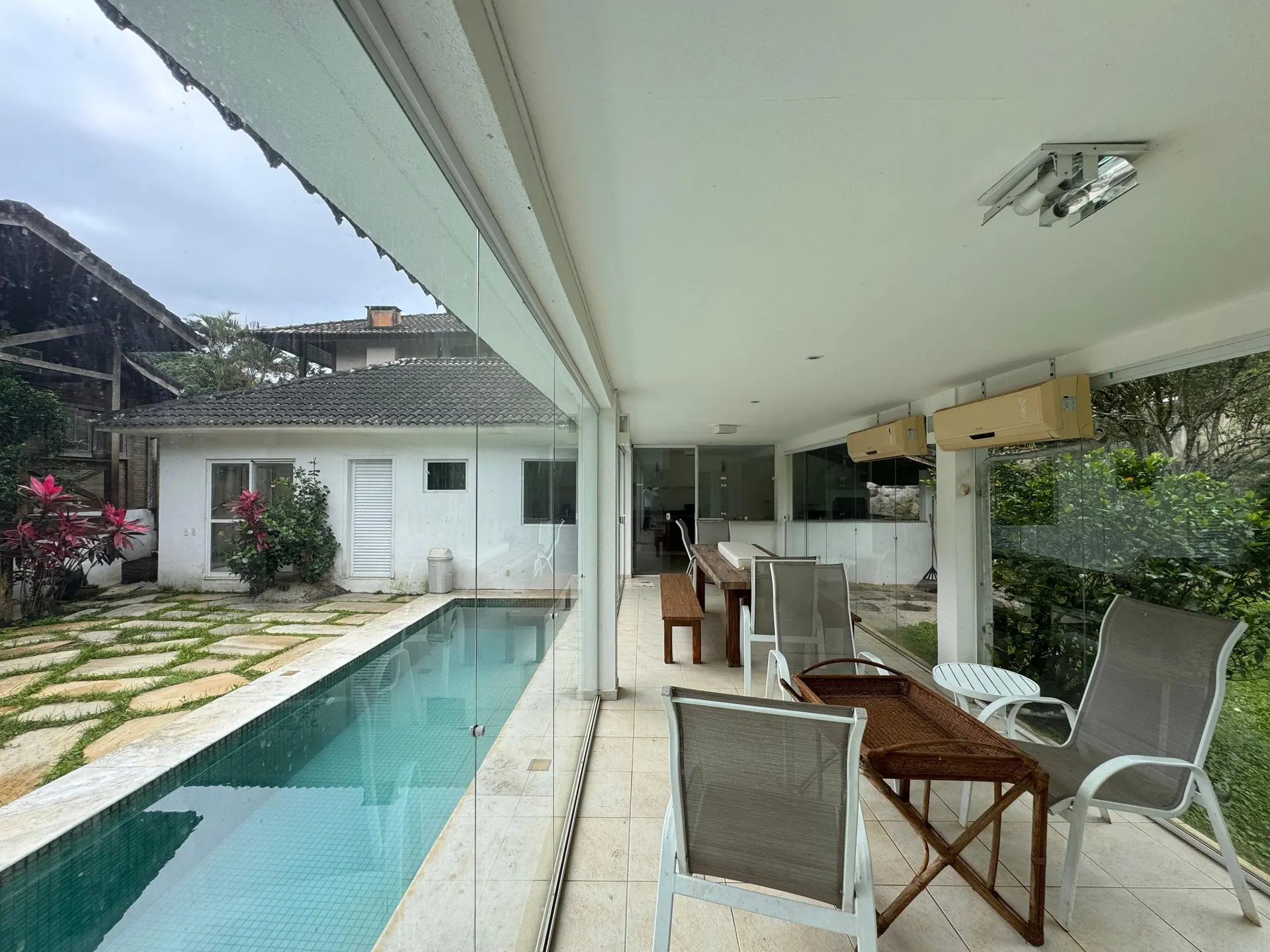 2-bedroom house with a garden in Rio de Janeiro — photo 27
