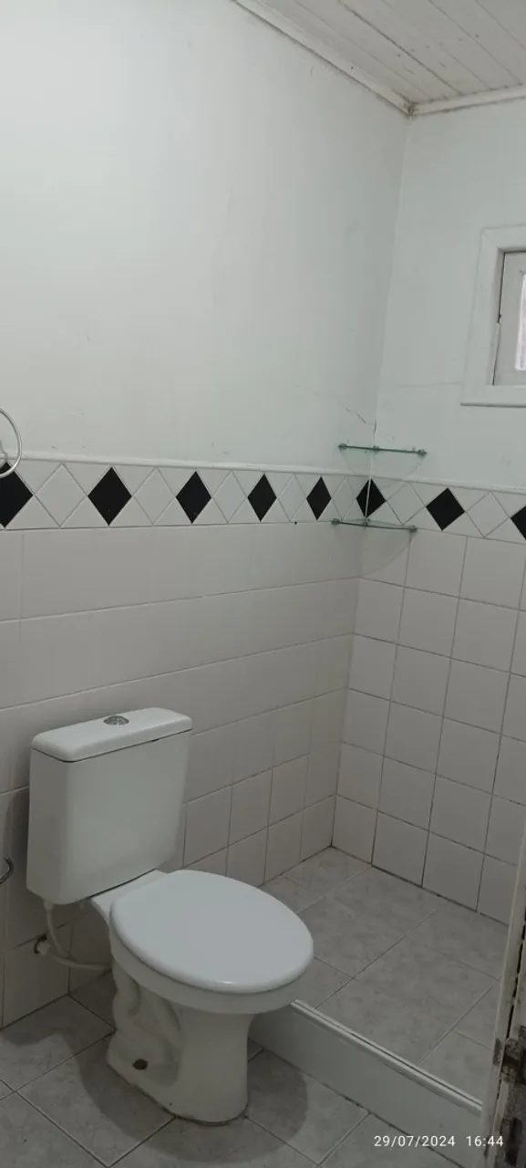 Bathtub in a 3-bedroom house, 100 m² — photo 6