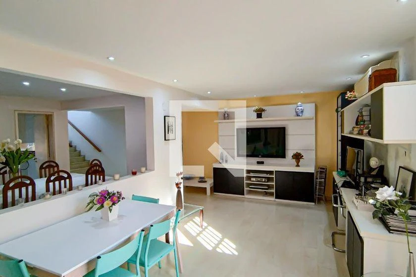 Rental house with 3 bedrooms and an open-plan kitchen — photo 22