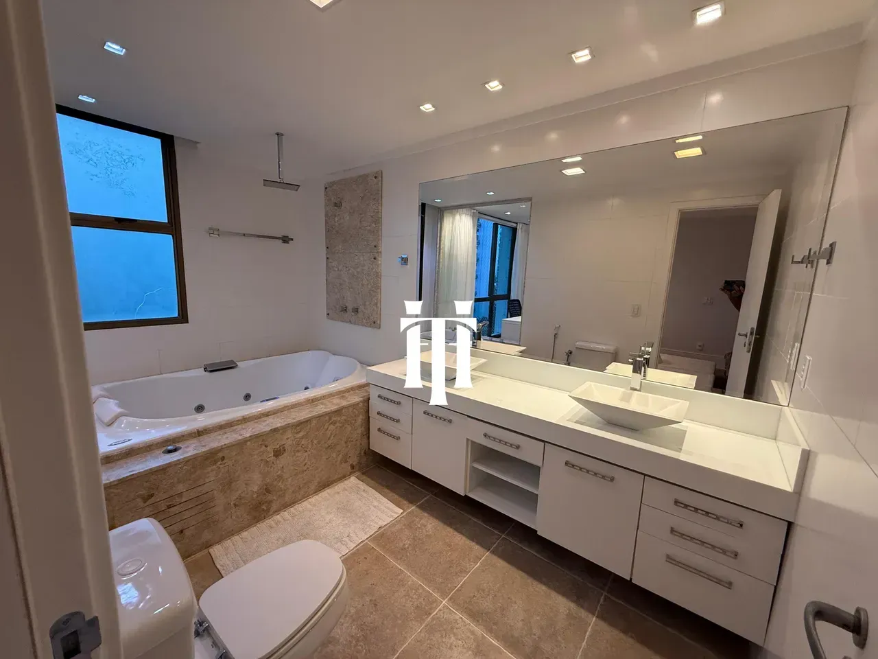 3-suite apartment with 234 m² and an open-plan kitchen — photo 5