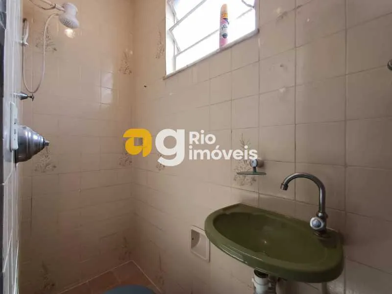 Casa de rua com 3 quartos, 2 banheiros e 100 m² — photo 4