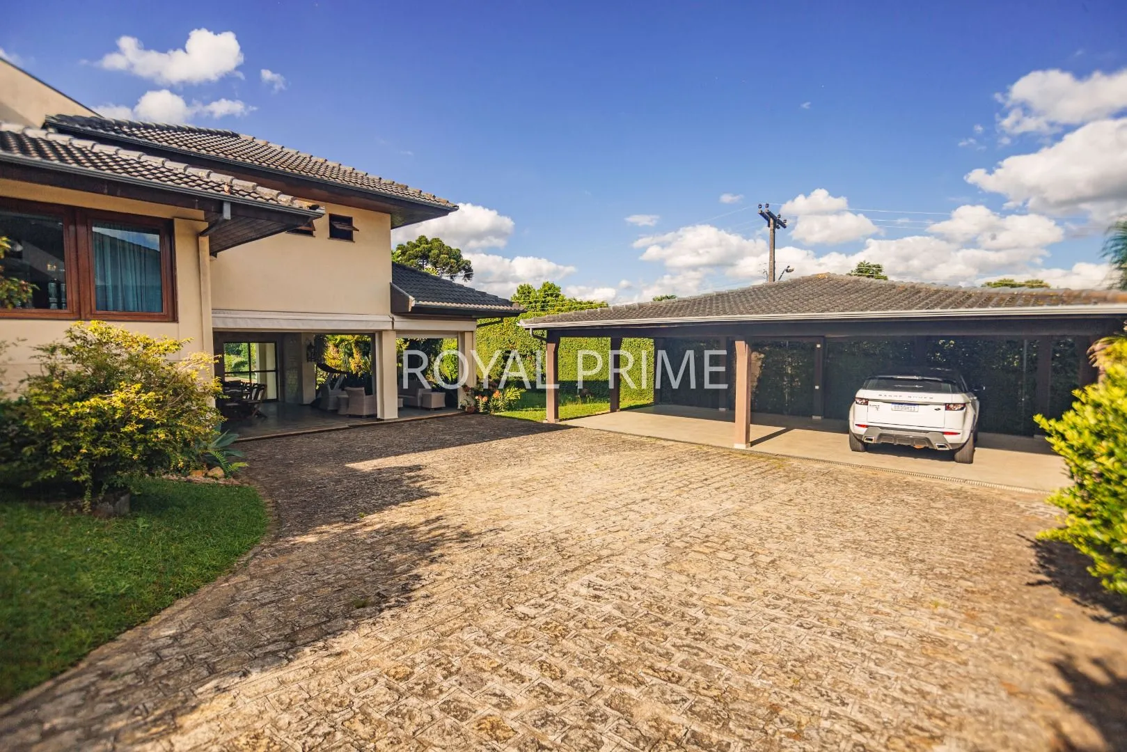 Furnished house in a gated community with 4 bedrooms and 5 baths — photo 3