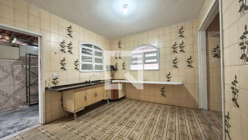 Casa de 4 quartos com jardim