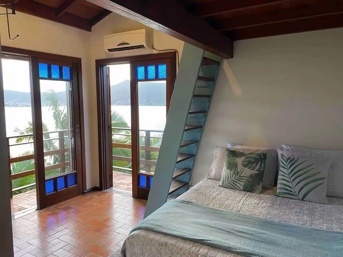 House with 3 bedrooms and glazed balcony — photo 10