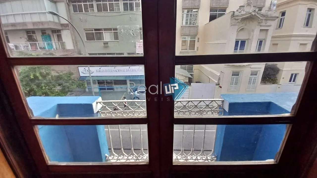 Colonial-style house with 3 bedrooms and a balcony — photo 35
