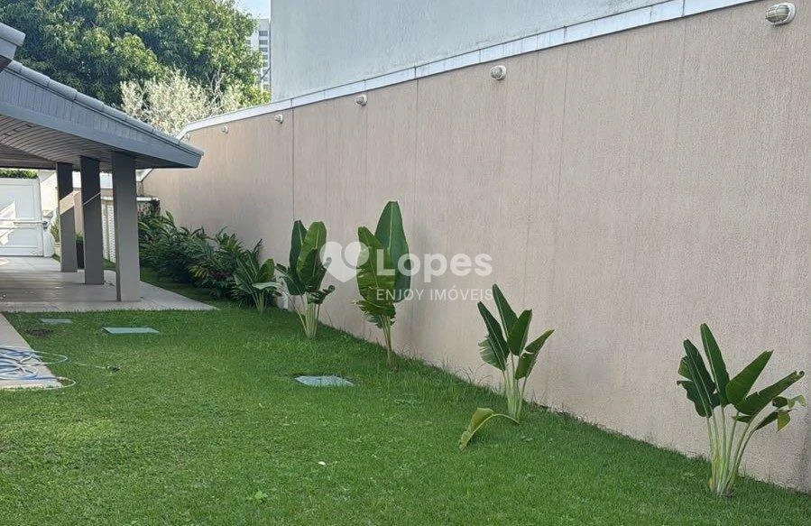 Furnished house, 330 m², with a glass-enclosed balcony — photo 20