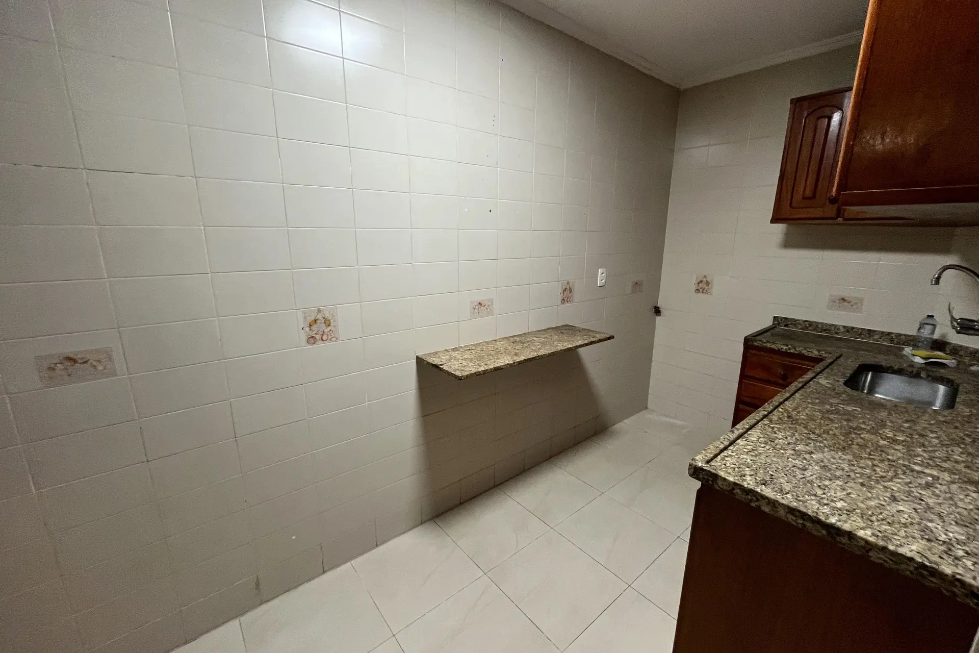 Будинок із 3 спальнями та дерев'яною підлогою або ламінатом — photo 20