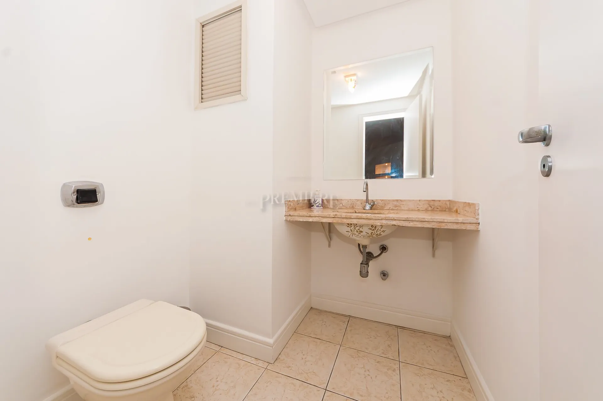 3 en-suite bedrooms in a 174 m² apartment with 2 spots — photo 8