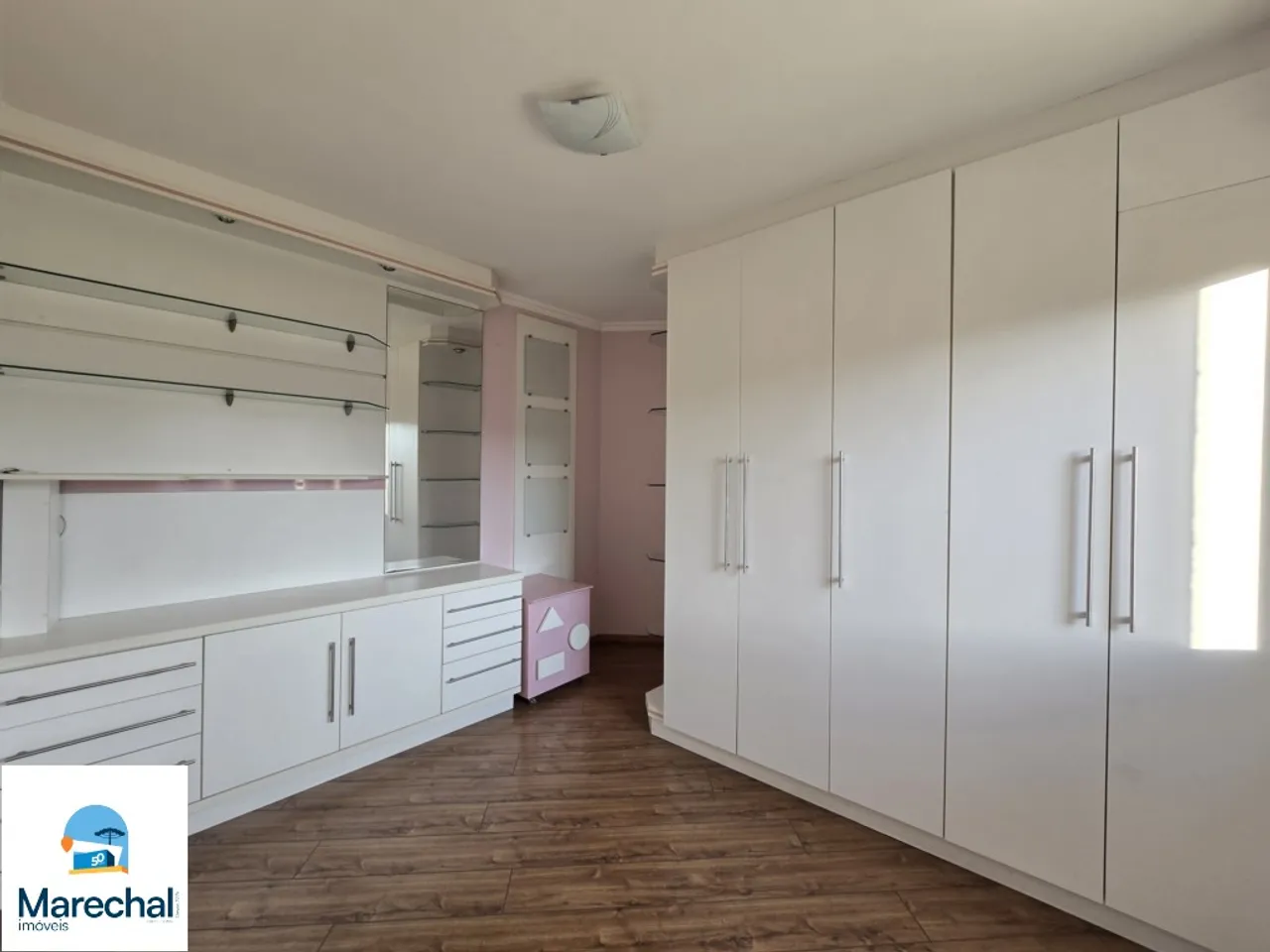175 m² townhouse with 3 bedrooms and 2 parking spots — photo 13