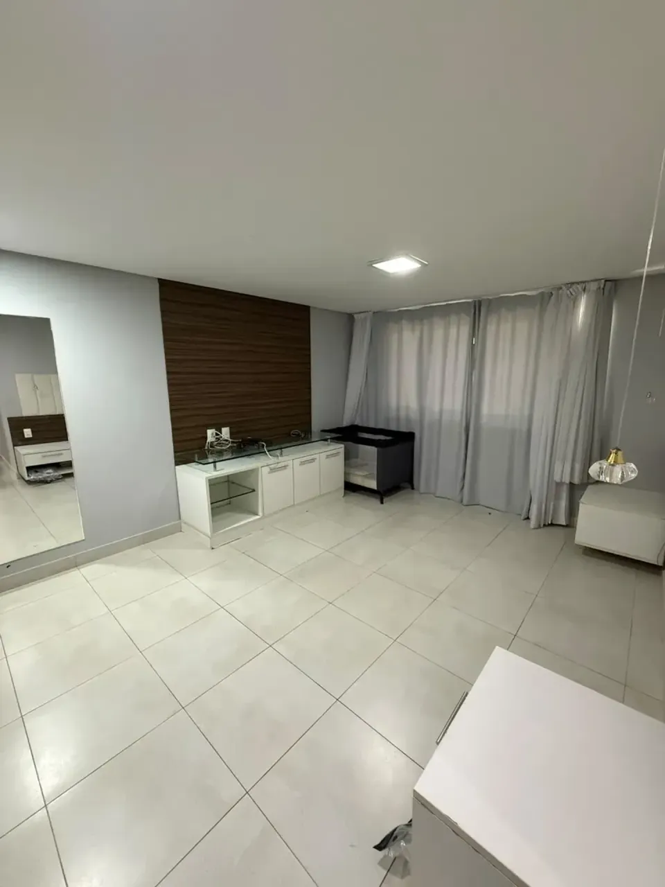 Floor-to-ceiling windows in a 5-bedroom house, 360 m² — photo 9