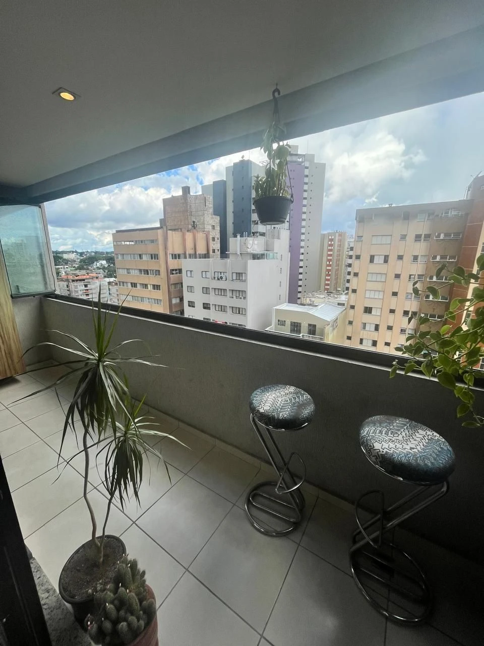 Furnished apartment, 48 m², with a glass-enclosed balcony — photo 20