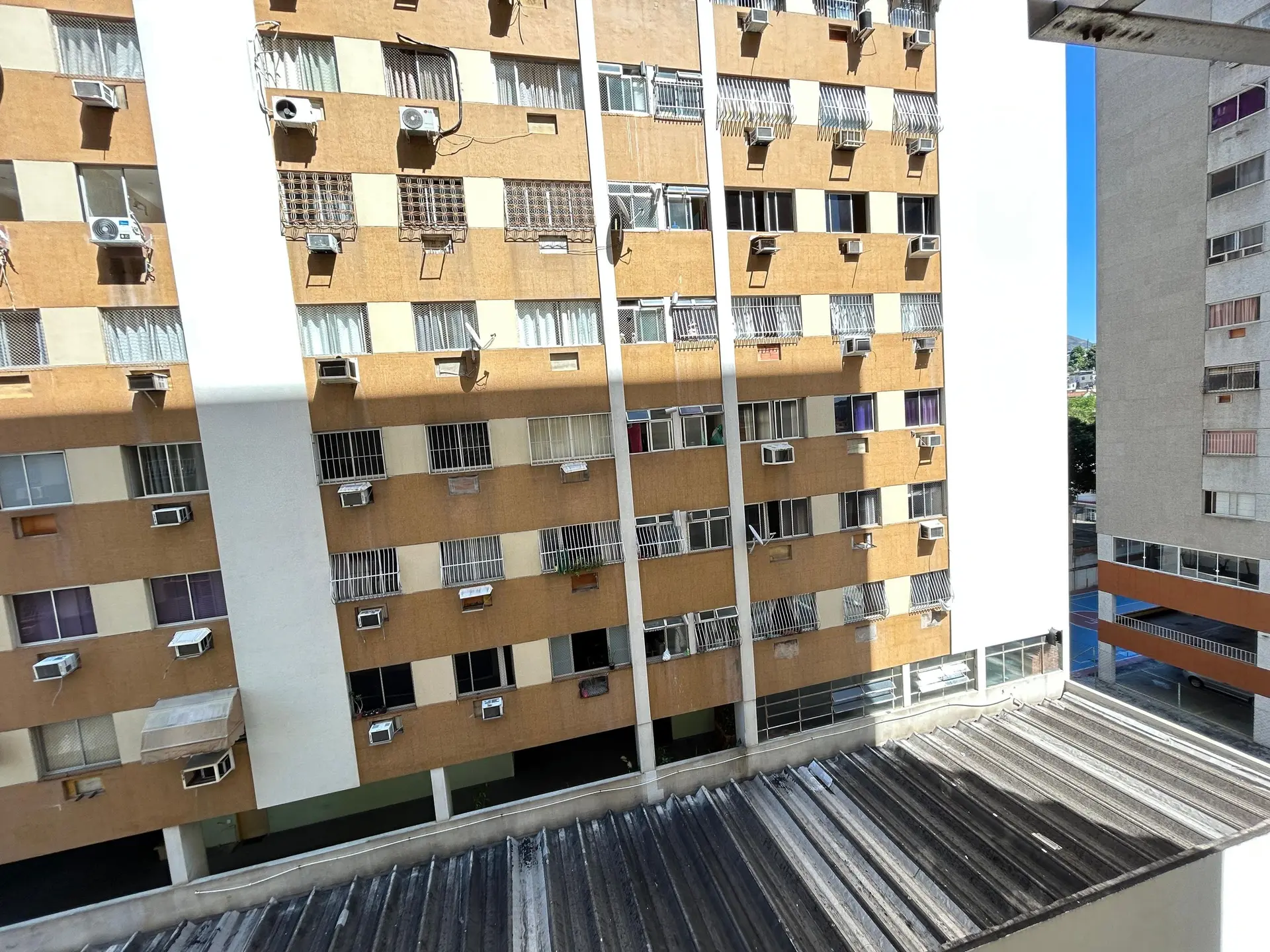 Apartamento com 3 quartos e suíte em bom estado — photo 17