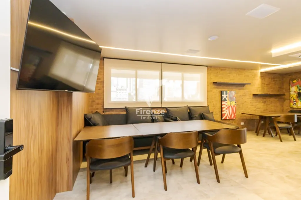 Apartamento mobiliado com cozinha integrada e varanda fechada — photo 36