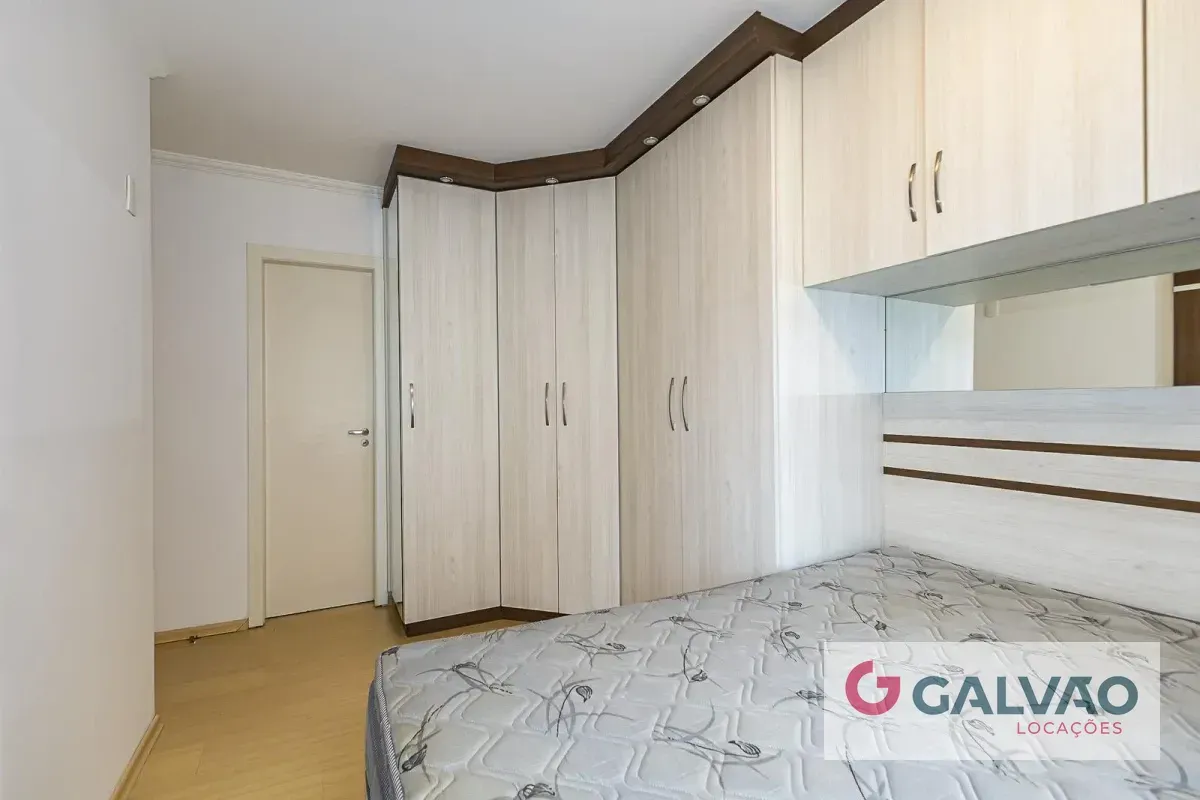 3-bedroom apartment in a building with a coworking space — photo 14