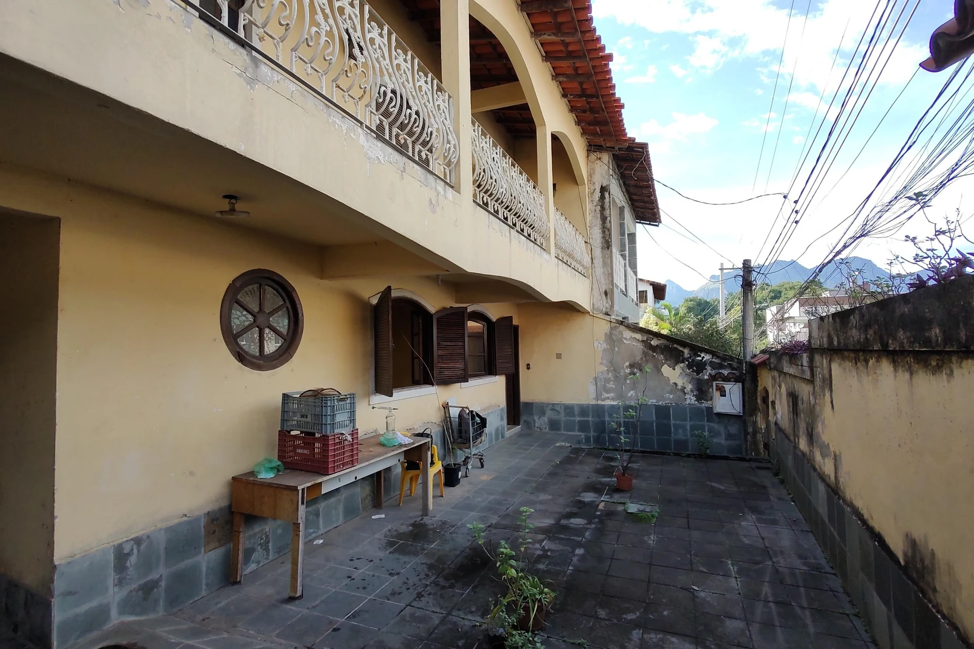 Unfurnished house with 4 bedrooms and private garden — photo 25