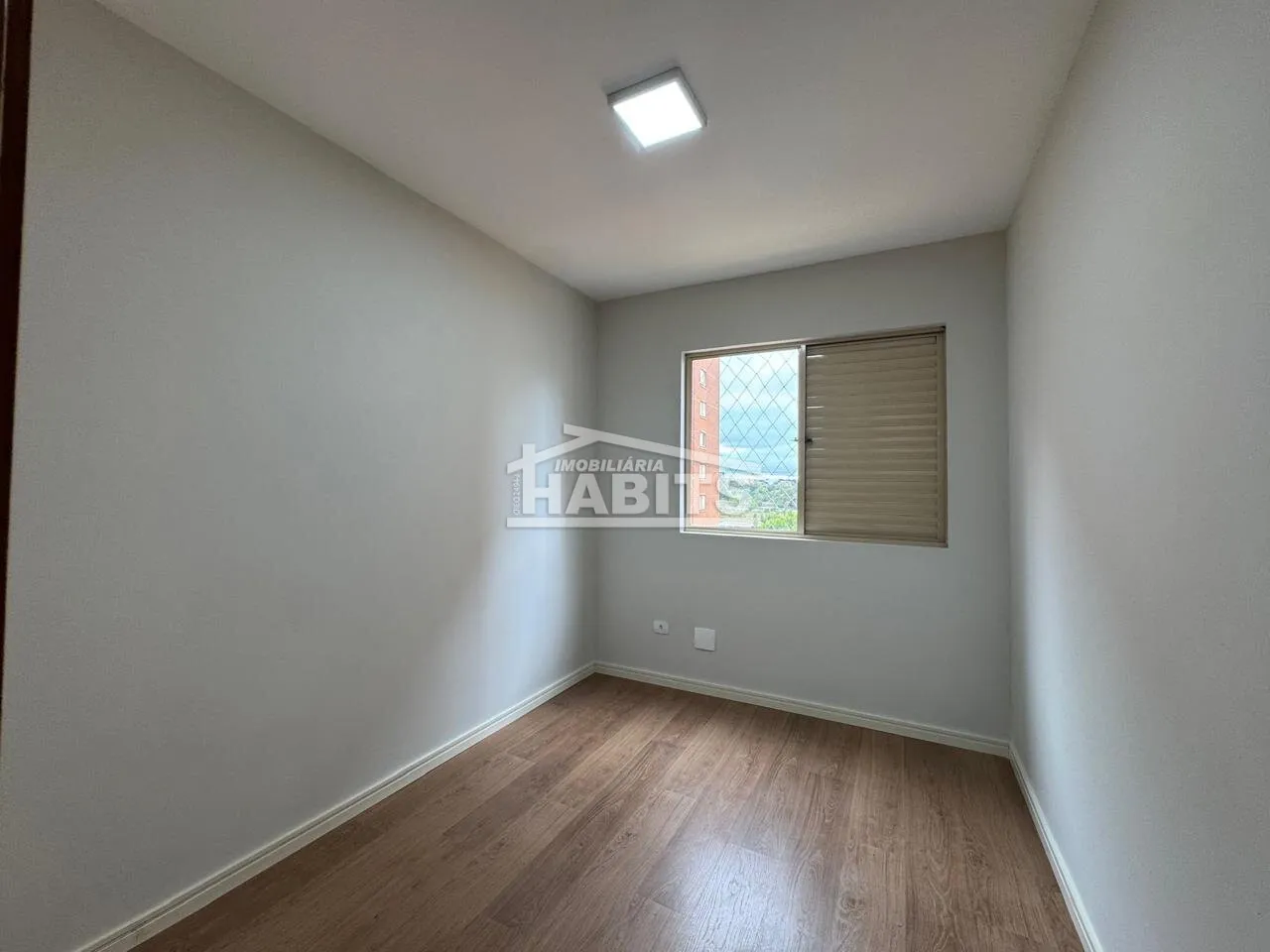 3-bedroom apartment with a balcony — photo 6