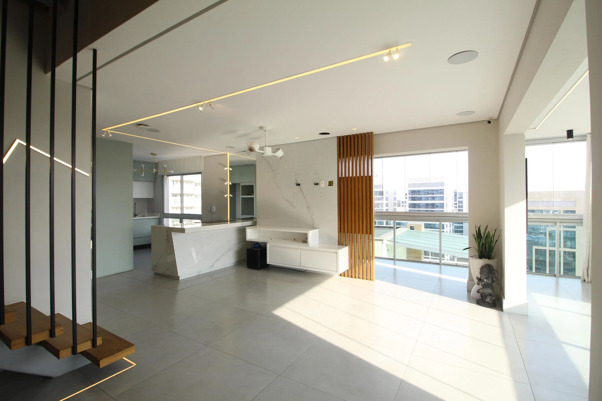 4-bedroom apartment in a building with a sauna