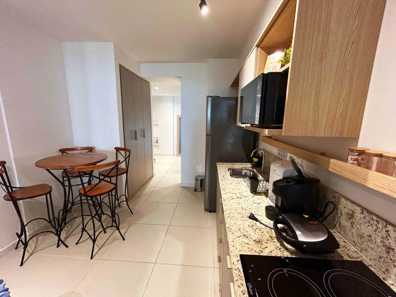 Apartamento mobiliado de 1 quarto e 1 banheiro com varanda — photo 4
