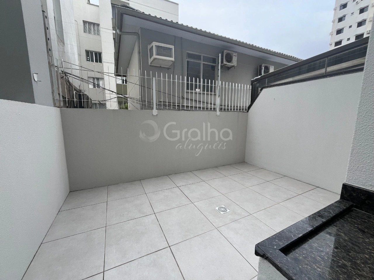 Apartamento com piso de madeira ou laminado, Centro — photo 7