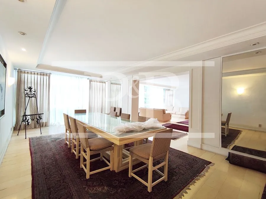 4-bedroom apartment with 283 m² and 2 parking spaces — photo 3
