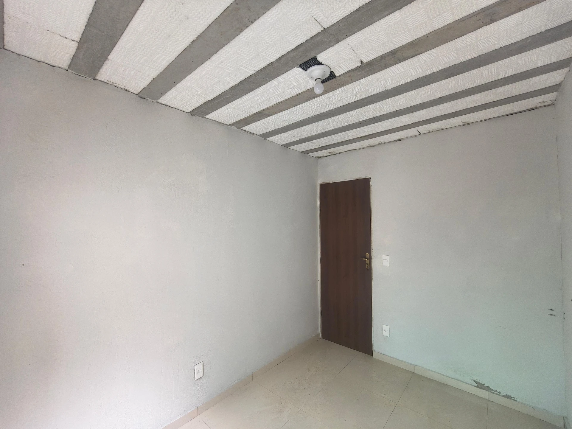 Kit sin amueblar con 1 dormitorio y 1 baño y balcón — photo 17