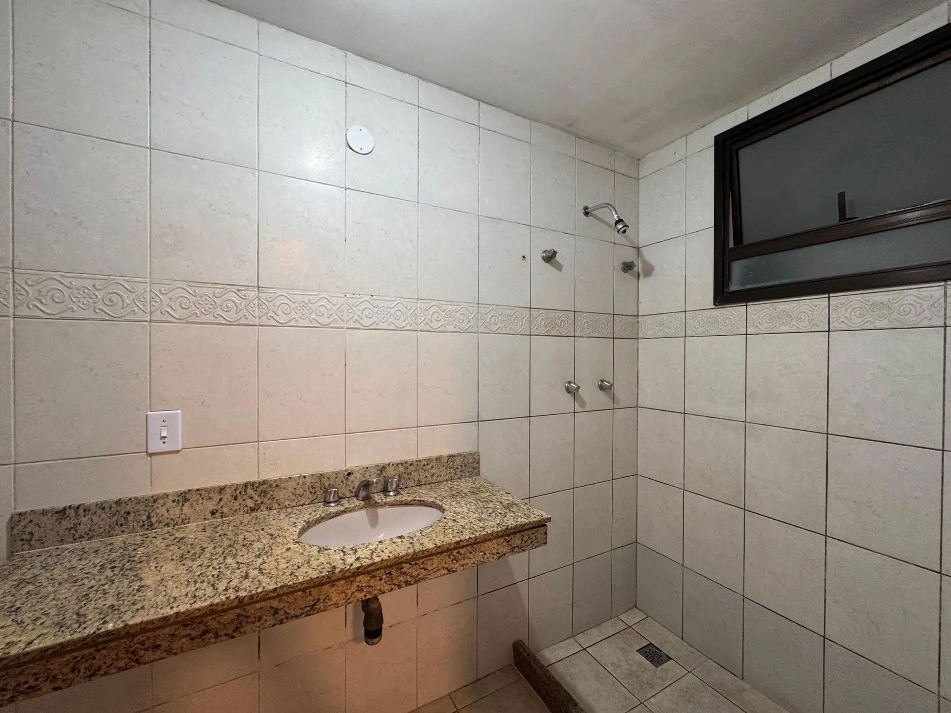 One-bedroom apartment in a building with a sauna — photo 6
