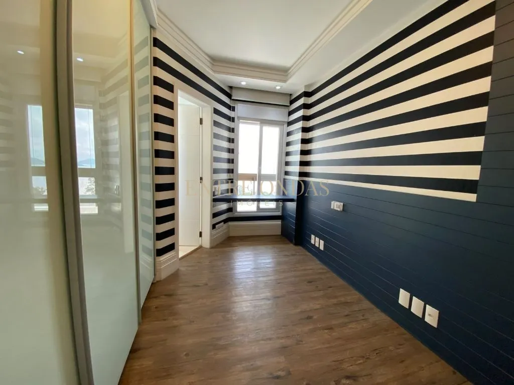Вид на воду та 4 спальні: квартира 304 м² — photo 36
