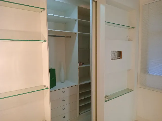 60 m² apartment with a walk-in closet and a home office — photo 5