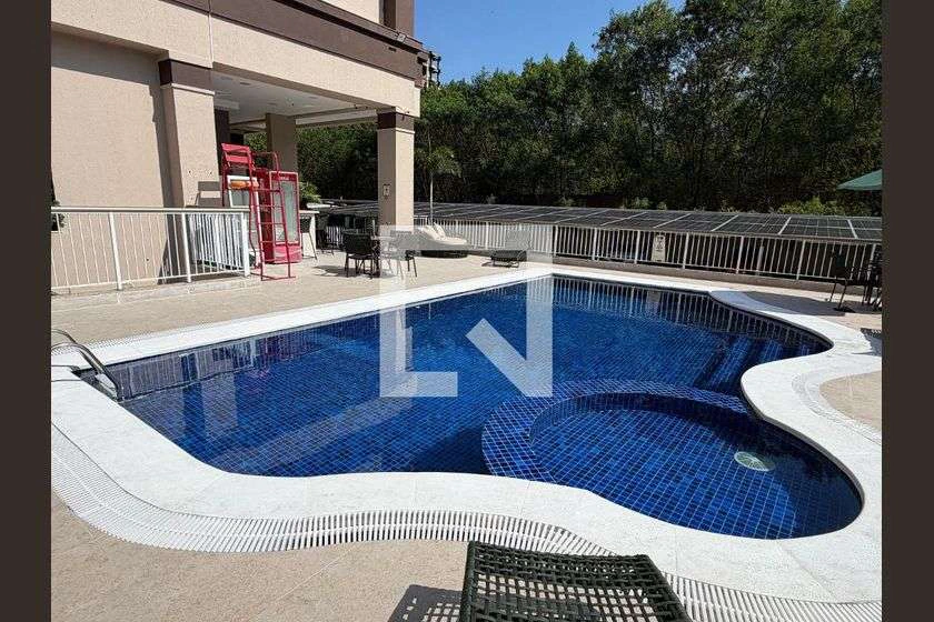 Студия 37 м² с балконом и компактной кухней — photo 28