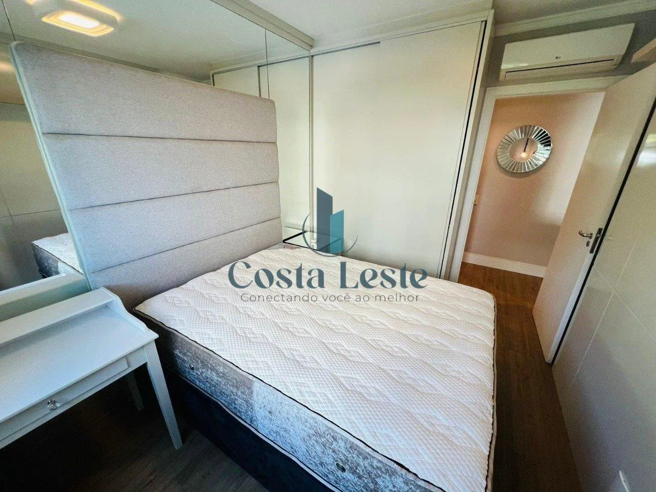 Home office in a 2-bedroom apartment, 70 m² — photo 31