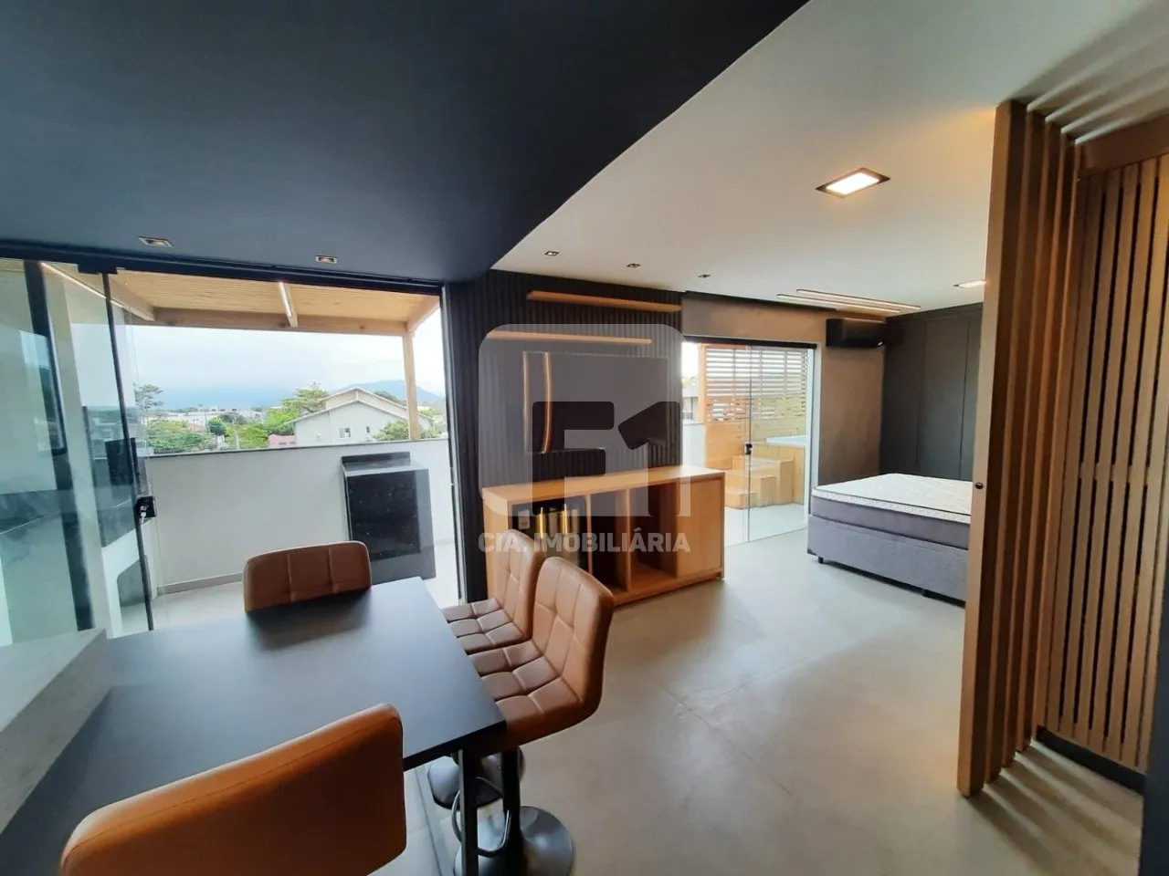 Меблированная мансарда 30 м² с 1 спальней — photo 43