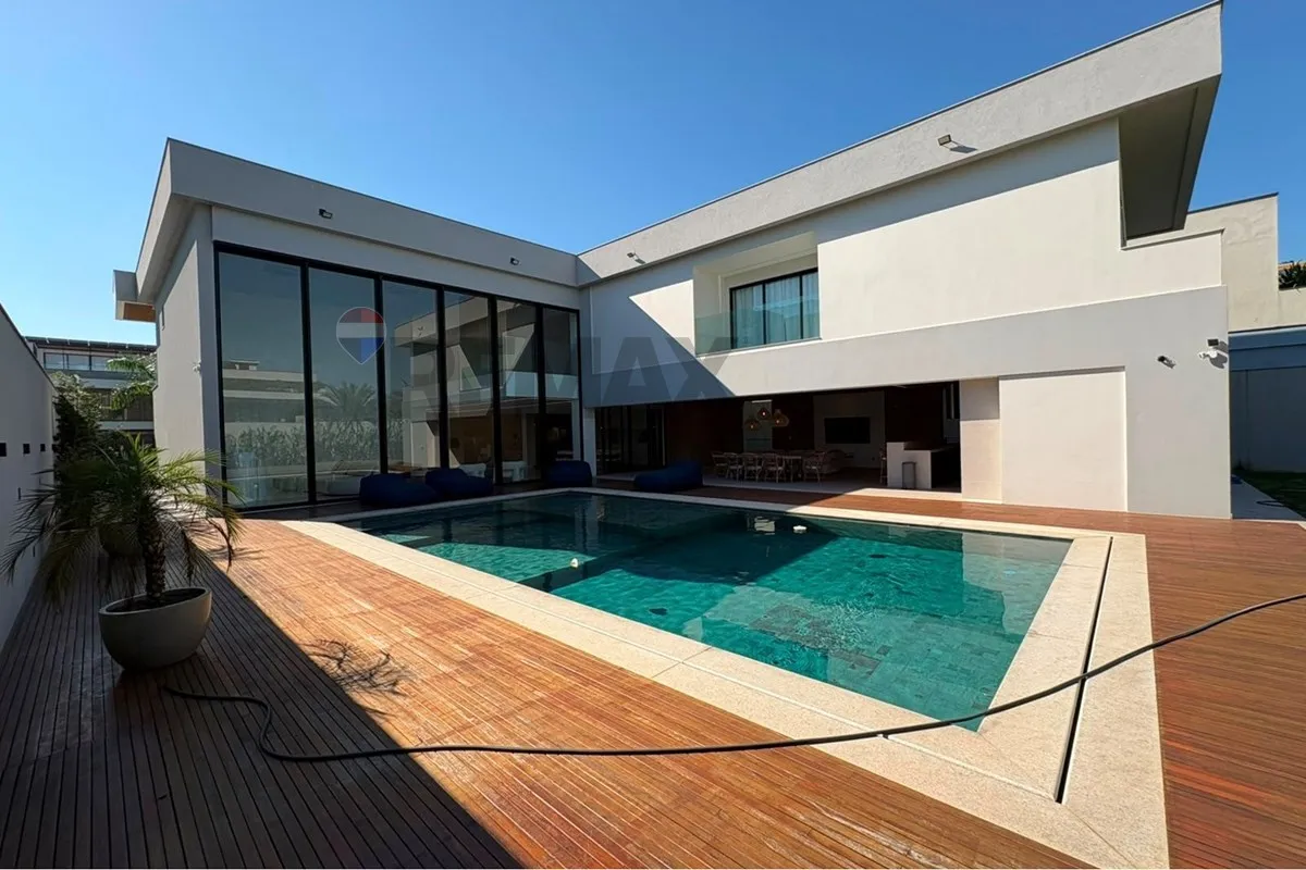 Furnished house with 5 en-suite bedrooms and private BBQ — photo 29