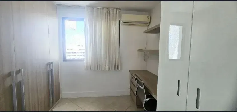 Furnished 167 m² apartment with 3 bedrooms and balcony — photo 11