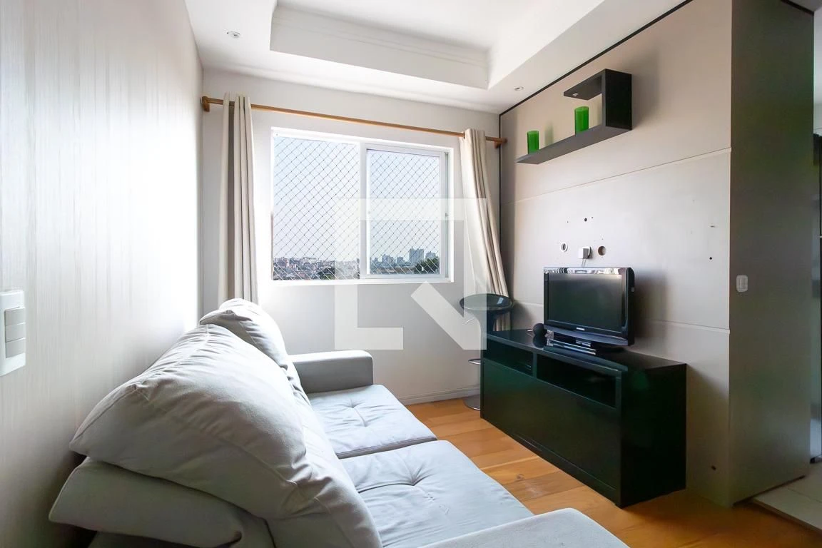 Balcony with a grill in a 2-bedroom apartment, 48 m² — photo 34