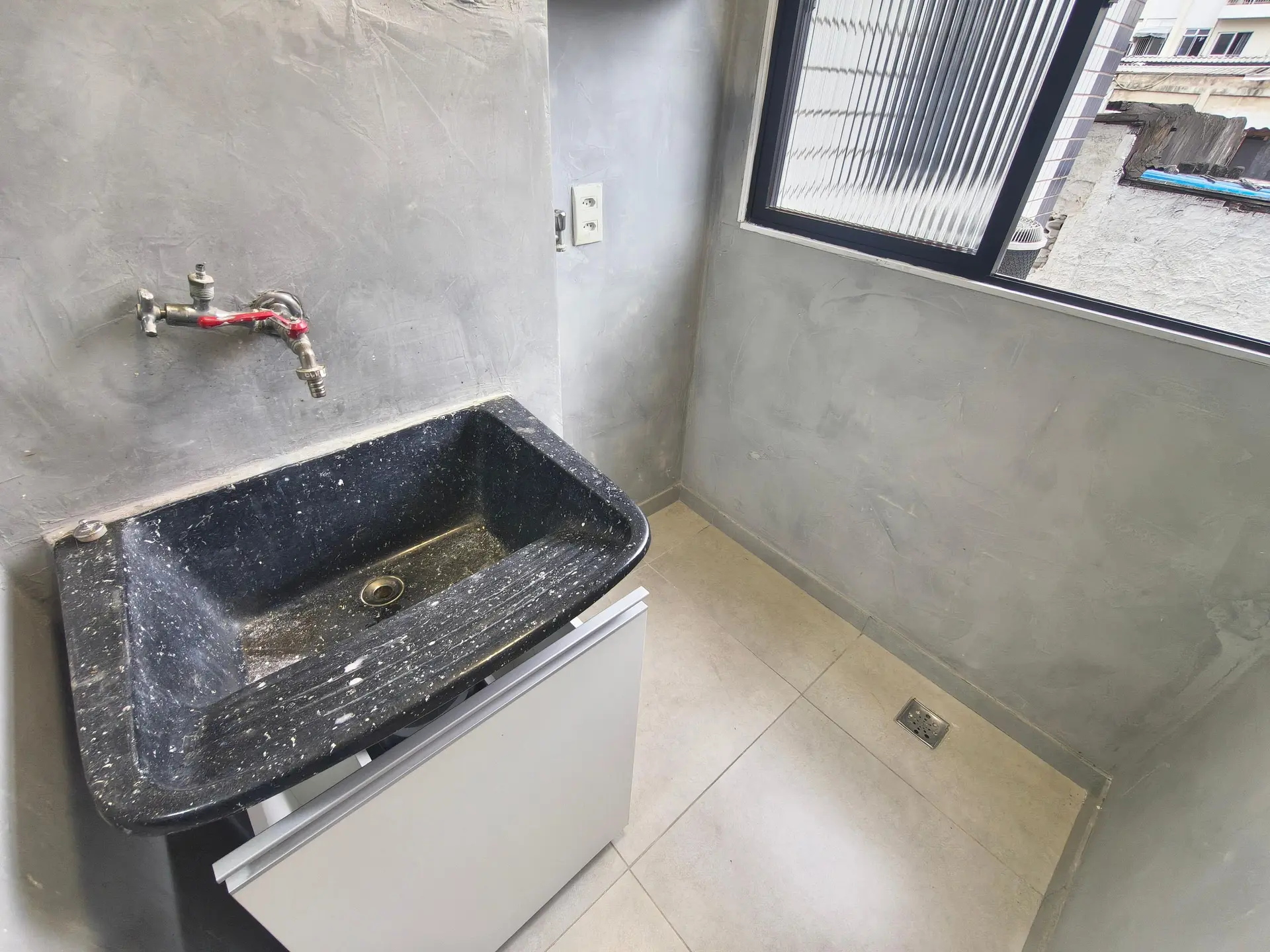 Unfurnished 2-bedroom apartment with a closed kitchen — photo 16