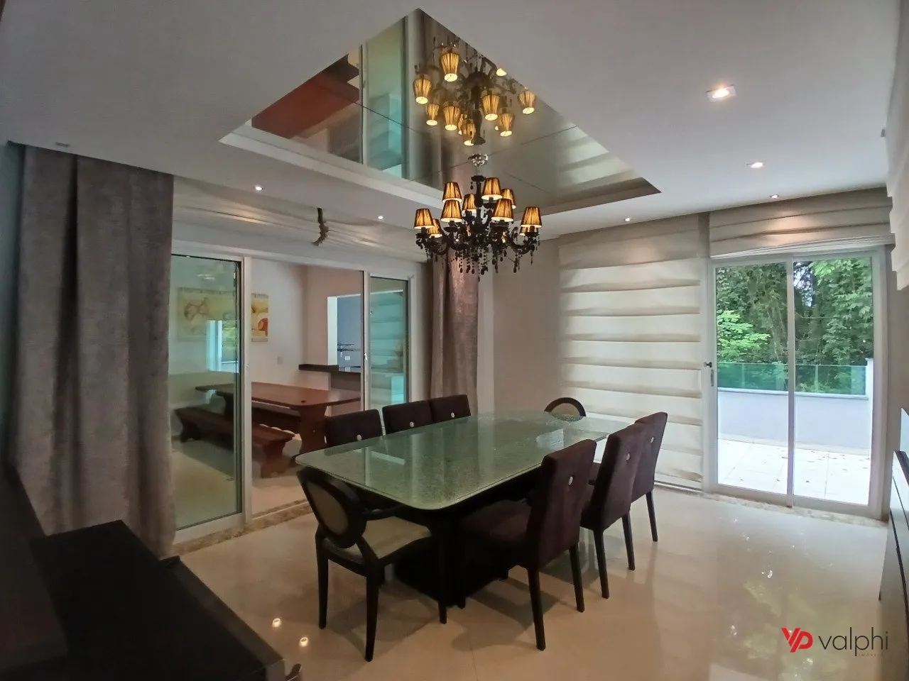 4-bedroom house with a grill on the balcony — photo 8