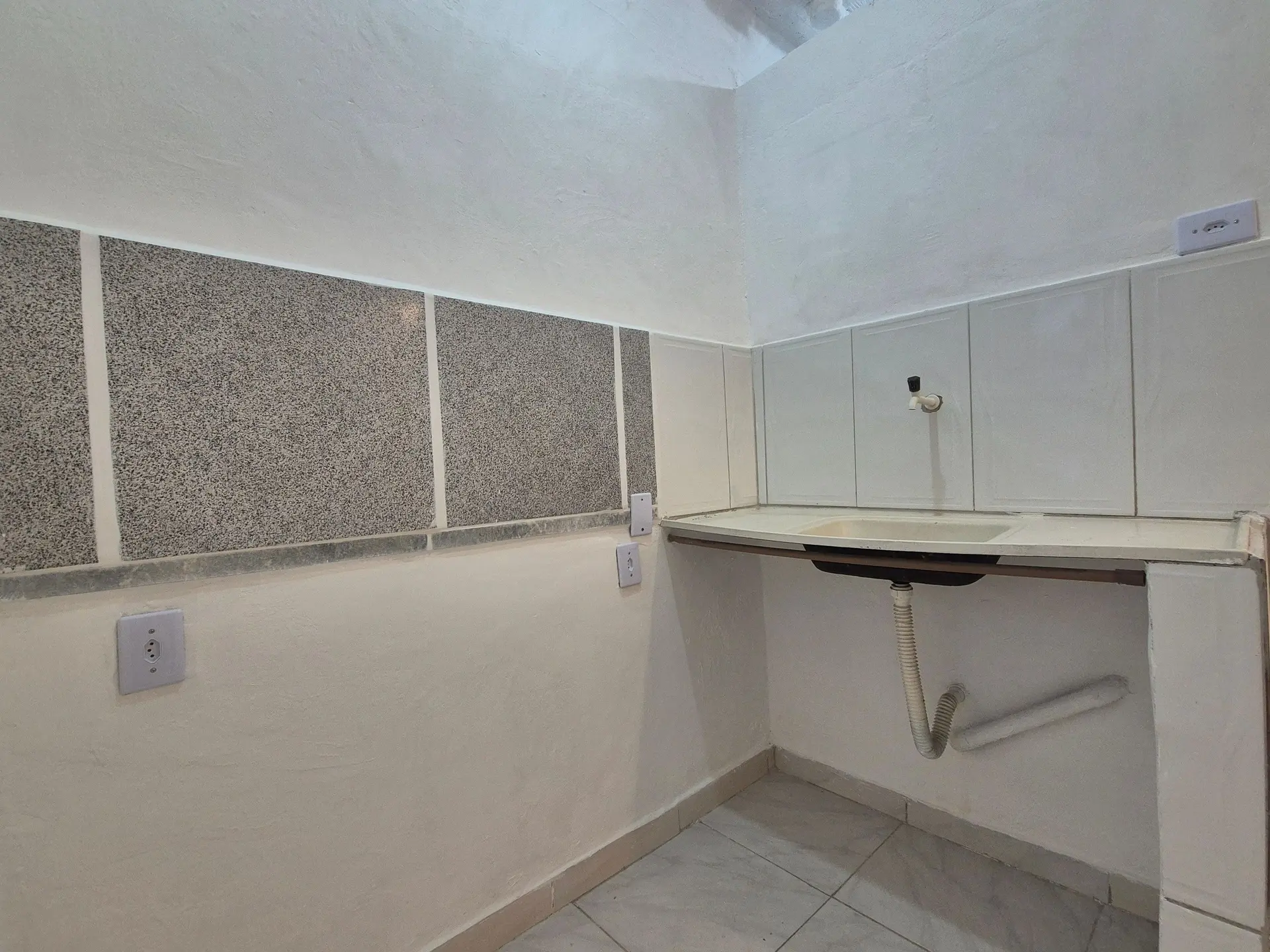 Studio with 1 bedroom and en-suite bathroom, no parking — photo 7